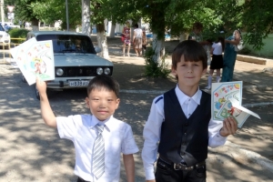 В Астраханской области дорожные полицейские провели акцию «Ура каникулы!»
