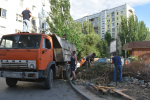 Астраханские власти жалуются на горожан, создающих у домов свалки