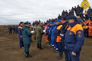 Глава МЧС России Евгений Зиничев поблагодарил спасателей за работу