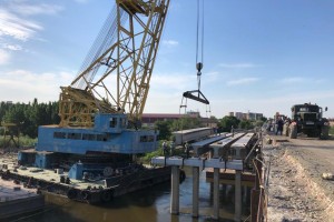 В Астрахани возводят фундамент Милицейского моста