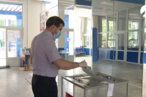 На 102-м избирательном участке началось голосование по поправкам к Конституции РФ