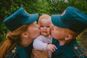 МЧС России поздравляет семьи сотрудников ведомства с Днем семьи, любви и верности