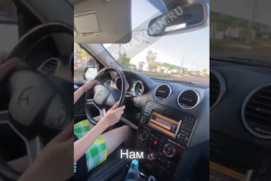 «Нам 15»: в астраханских социальных сетях появилось видео, где подросток управляет иномаркой