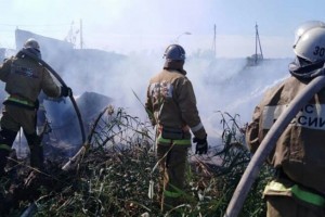 В Астраханской области ликвидирован крупный пожар, пострадавших нет