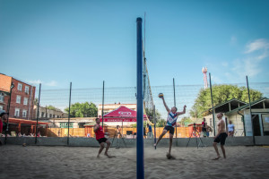 В эти выходные смотрите открытый турнир по пляжному волейболу на телеканале ASTRAKHANRU SPORT
