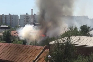 Пожар в центре Астрахани