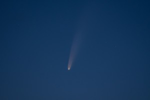 Астроном-любитель сфотографировал над Астраханью комету, приближающуюся к земле