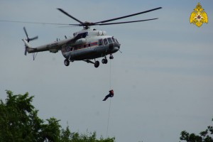 Подразделения МЧС России проводят парашютно-десантную подготовку