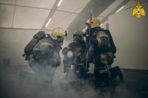 Пожарные Мурманска провели учения по безопасности во временном госпитале