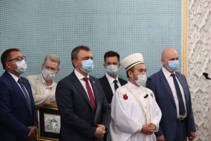 Руководитель администрации губернатора  поздравил с праздником мусульман Астраханской области