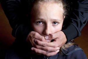 Астраханец в течение месяца насиловал 13-летнюю родственницу