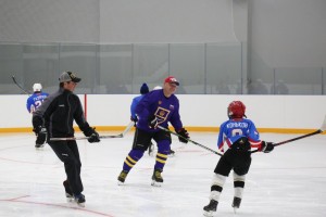 Игорь Бабушкин посетил первую тренировку астраханских хоккеистов