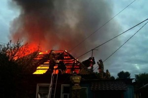 Два крупных пожара потушили в Трусовском районе Астрахани