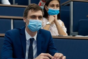 Астраханских студентов обяжут носить маски