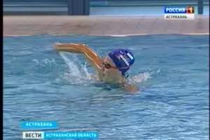 В бассейне спорткомплекса "Звездный" идет подготовка женской молодежной сборной по водному поло