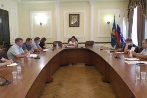 Полную ревизию детских площадок в Астрахани потребовала провести ио главы городской администрации