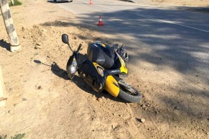 Двое несовершеннолетних астраханцев попали в ДТП на мотоцикле