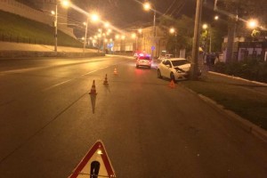 Ночью в центре Астрахани два студента из Марроко попали в ДТП
