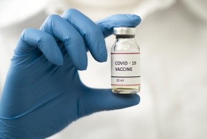 Испытуемых российской вакциной от коронавируса застрахуют на 100 тысяч рублей