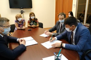 Астраханцы попросили губернатора отрегулировать газификацию и достроить школу