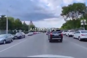 Стражи порядка поймали автоледи, которая пронеслась по встречке в центре Астрахани