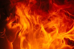 Следствие проверяет обстоятельства гибели девушки на пожаре в Астраханской области