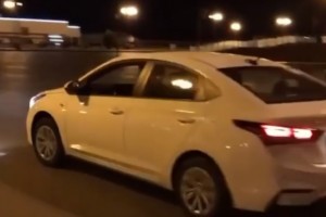 Астраханец на машине родителей устроил опасный дрифт на Петровской набережной