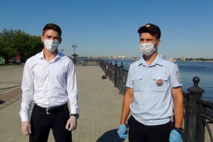 Астраханские полицейские спасли тонувшего в реке мальчика
