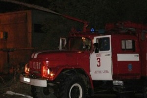 Ночью в Астраханской области горел баркас