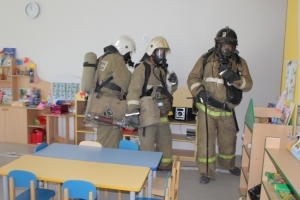 В детском саду "Цветик-семицветик" прошли пожарно-тактические учения