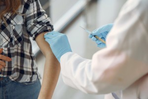 Роспотребнадзор обьявил о дате поступления вакцины от гриппа в регионы