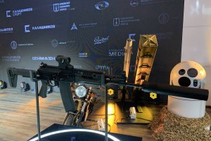 &#171;Калашников&#187; выпустил новую версию АК-12 и презентовал первое smart-ружьё