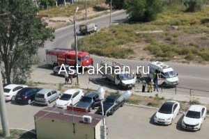 В Астрахани водитель «Газели» выпал из машины, засмотревшись на друзей