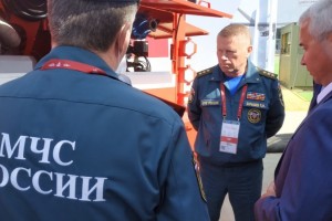 Заместитель Министра МЧС России Павел Барышев посетил экспозицию Министерства на форуме «Армия-2020»