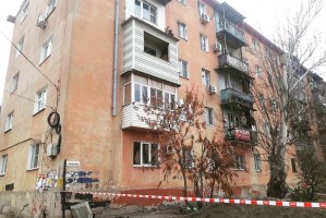В Астрахани директор УК ответит перед судом за рухнувший балкон и смерть человека