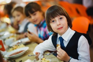В Астраханской области выделят 77 млн рублей на питание младшеклассников