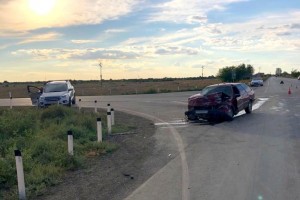 В ДТП на трассе «Волгоград-Астрахань» два человека получили серьезные травмы