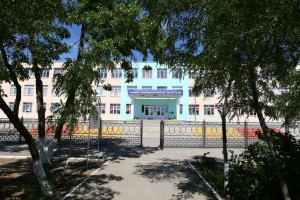 Игорь Бабушкин и Мария Пермякова посетили школу, в которой упала плита