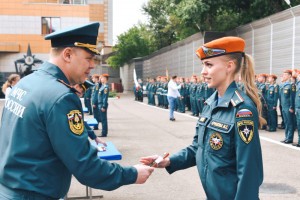 В Академии ГПС МЧС России 208 курсантов получили первые офицерские звания