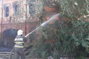 В центре Астрахани опять разгорелся пожар (видео)