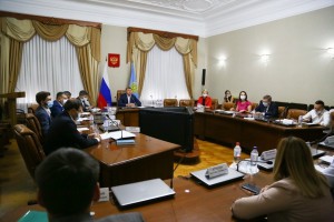 Астраханский губернатор призвал избиркомы обеспечить санитарную безопасность голосования