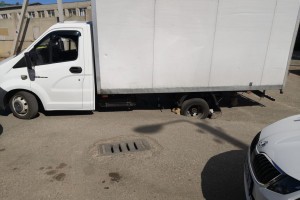 История с грузовиком, который ушёл под землю в Астрахани, получила продолжение