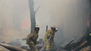 Пожар в Трусовском районе (фото+видео)