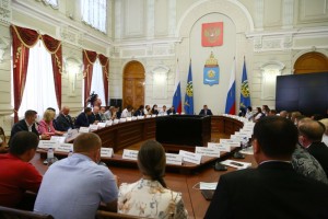 Губернатор Астраханской области встретился с депутатами городской Думы и избранными главами двух районов