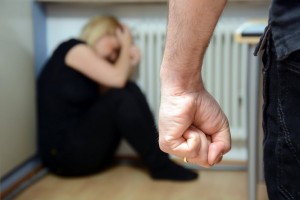 Астраханец избил свою сожительницу в присутствии сына