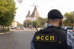 В центре Астрахани должников ловили при при помощи «Дорожного пристава»