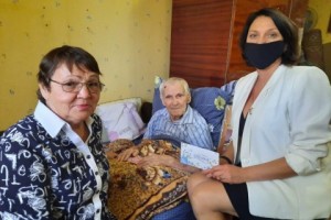 Астраханского долгожителя поздравили со 106-летием