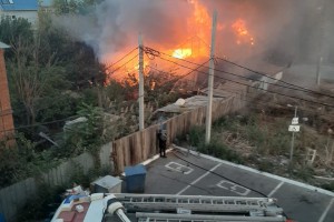 В Астрахани очередной пожар в районе «под снос»