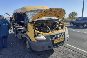 В ДТП с маршруткой и грузовиком под Астраханью пострадали 6 пассажиров
