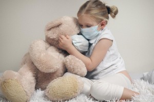 Характерными симптомами COVID-19 у детей названы сыпь и диарея